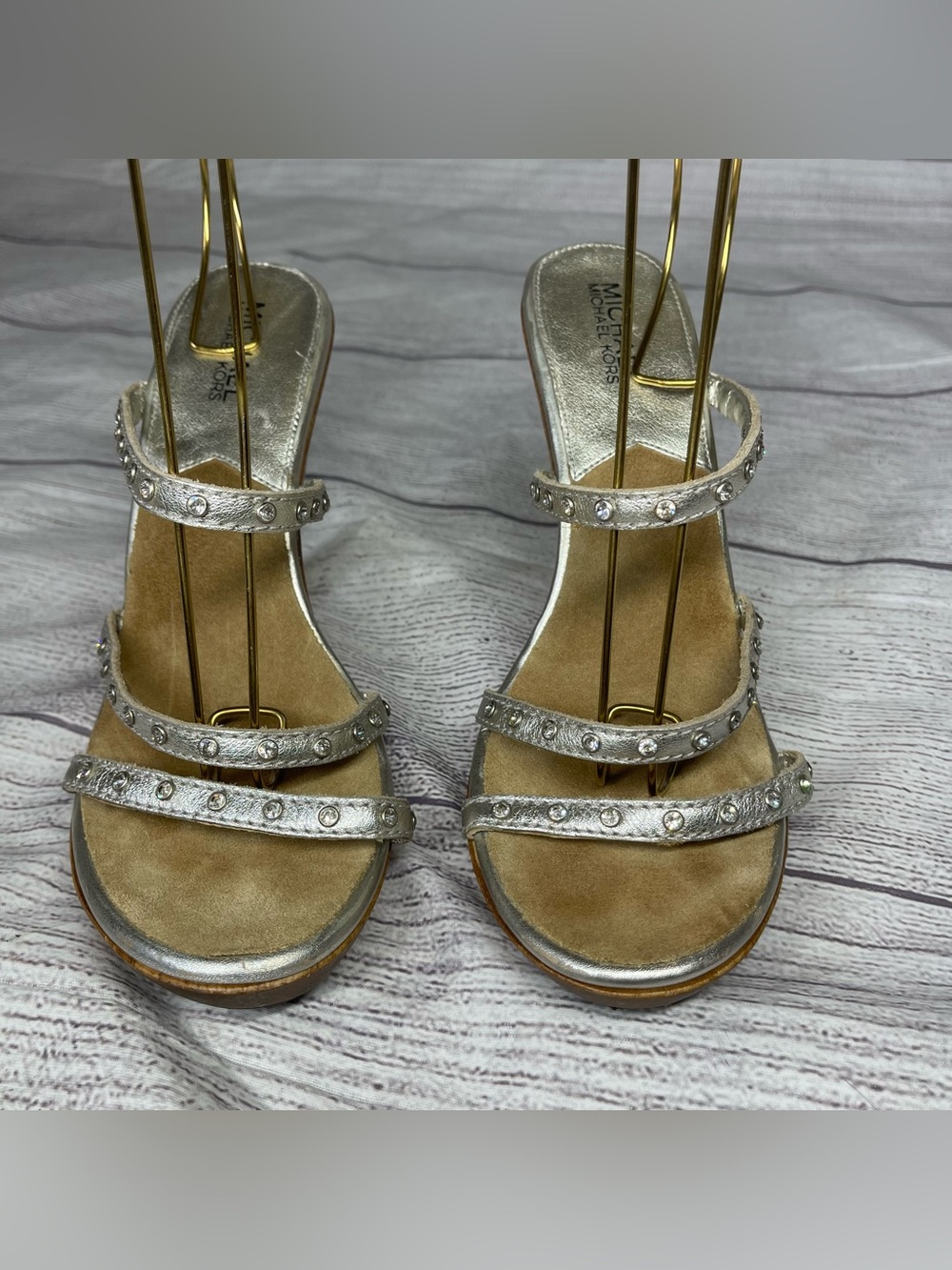 Michael Kors Women’s 9 Silver Leather Straps Wooden Heels - Picture 3 of 6